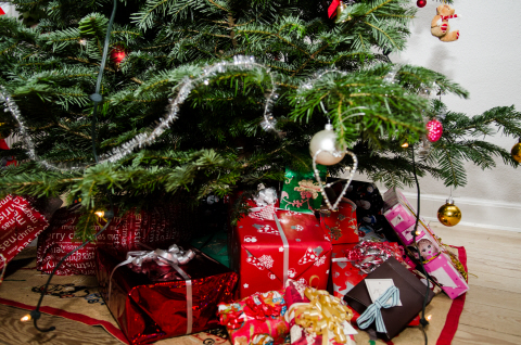 Season- christmas tree- presents- gifts